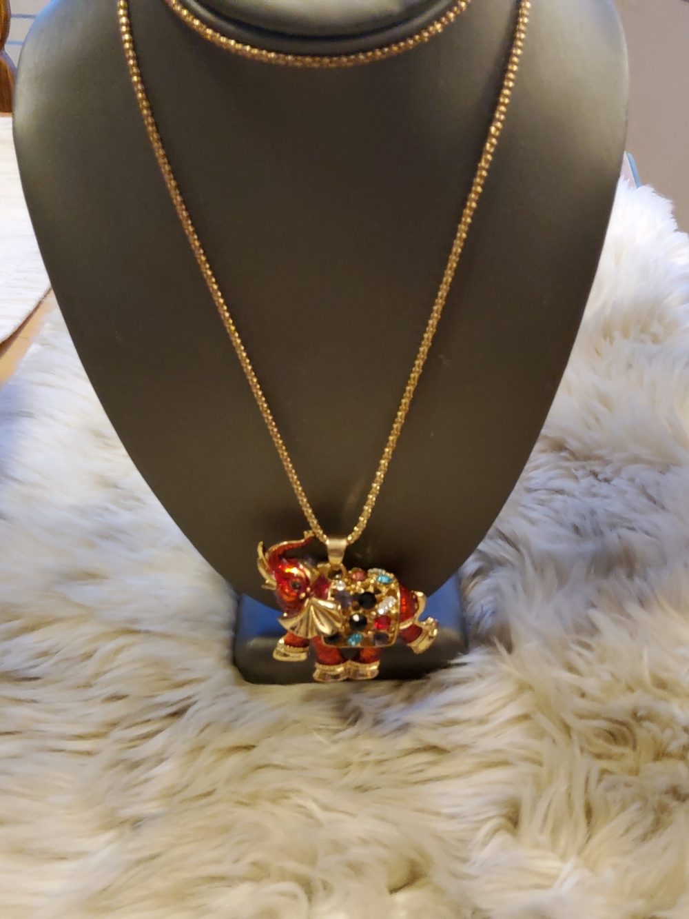 Betsey Johnson Gold Tone Multicolor Elephant Pendant Necklace NWOT